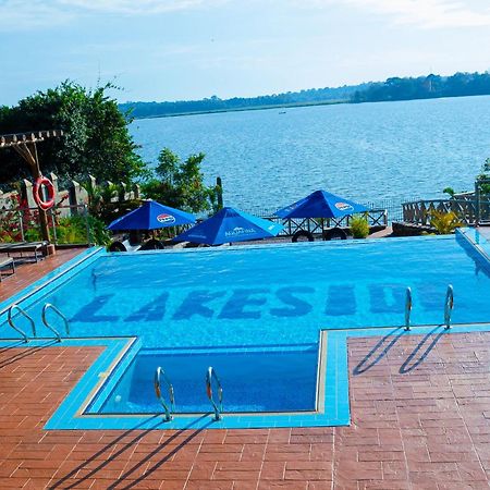 The Lakeside เอนเทบเบ้ ภายนอก รูปภาพ
