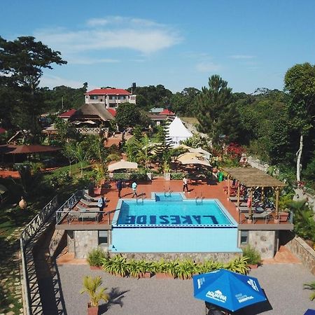 The Lakeside เอนเทบเบ้ ภายนอก รูปภาพ